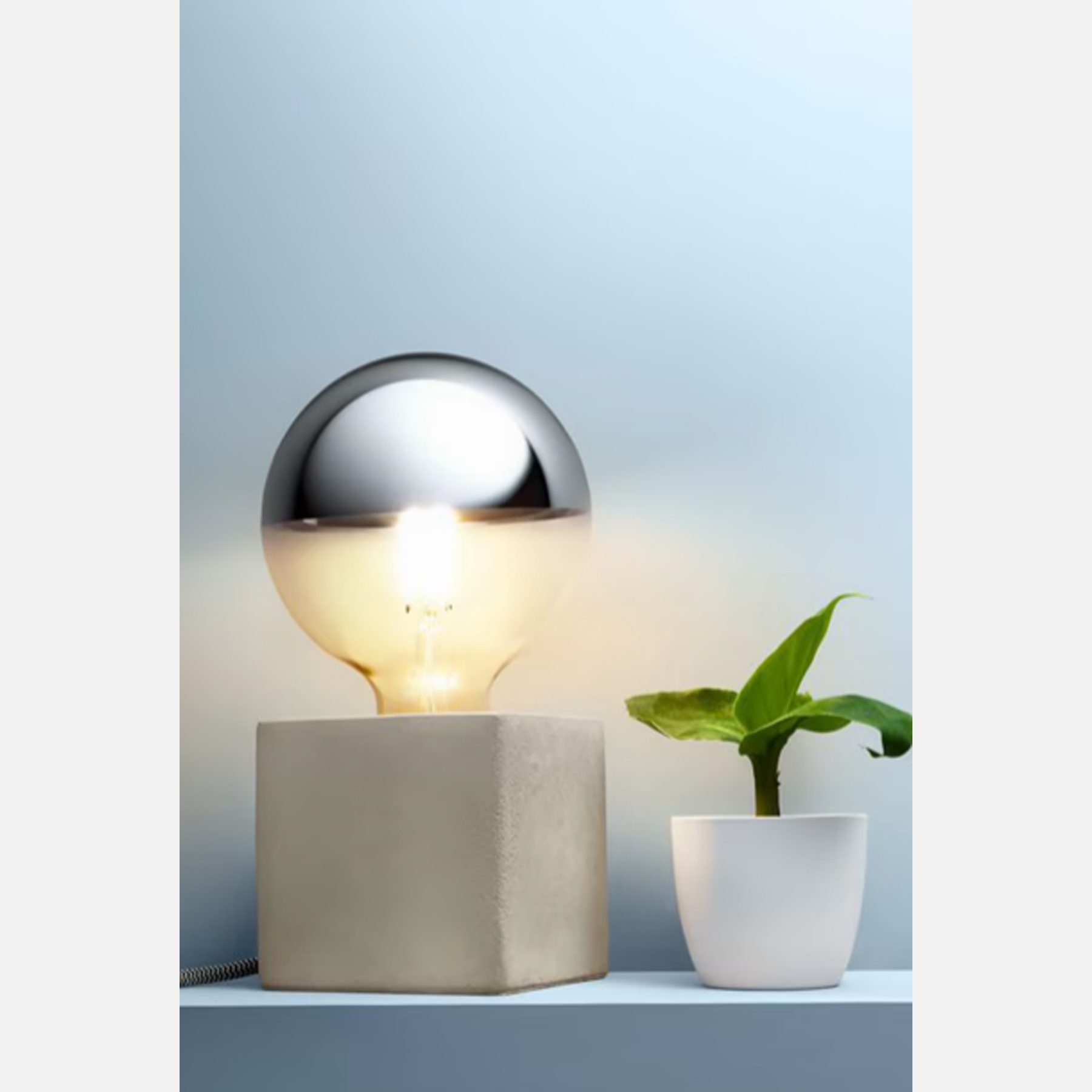 لامپ LED نیمه آینه با پایه بتنی Tchibo LED Half Mirror Lamp With Concrete Base